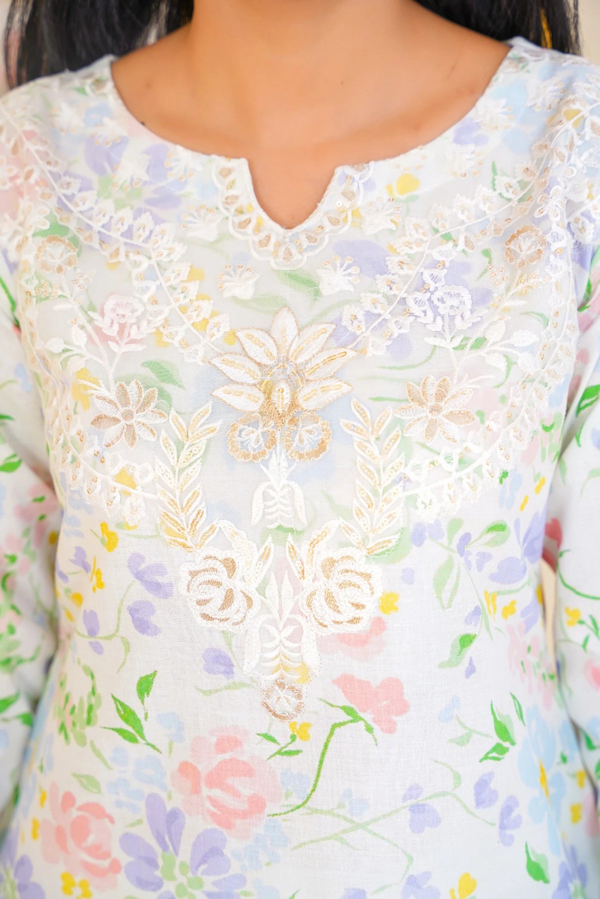 FC-D005 |  3-Piece Festive Lawn Suit