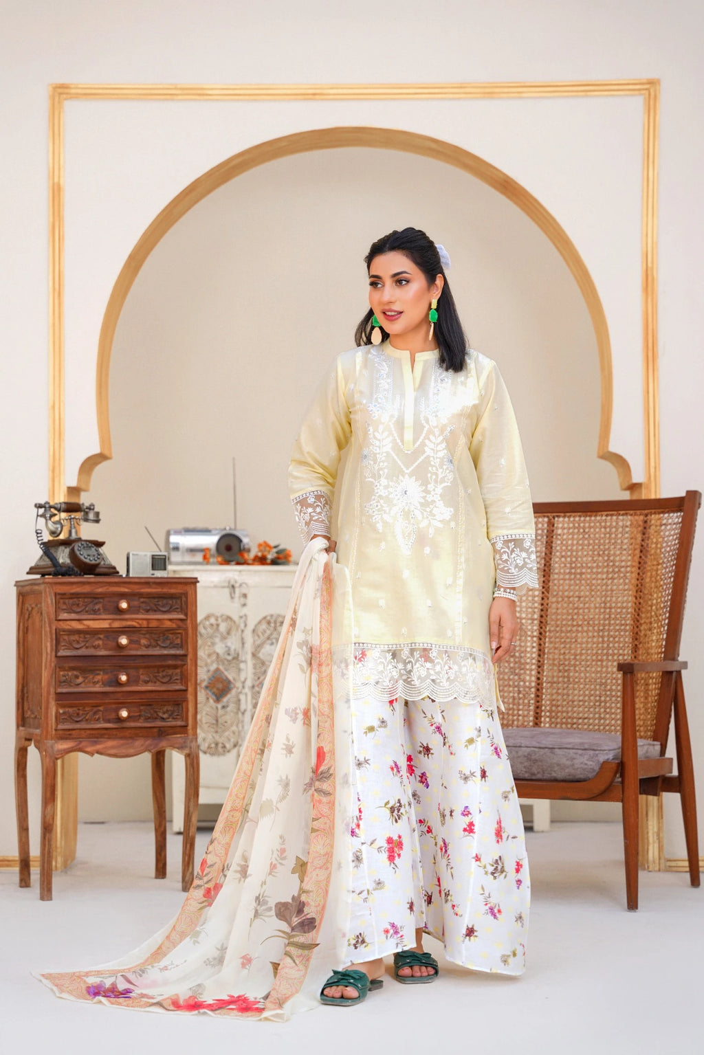 FC-D006 |  3-Piece Festive Lawn Suit