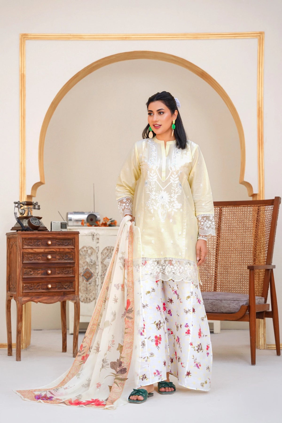 FC-D006 |  3-Piece Festive Lawn Suit