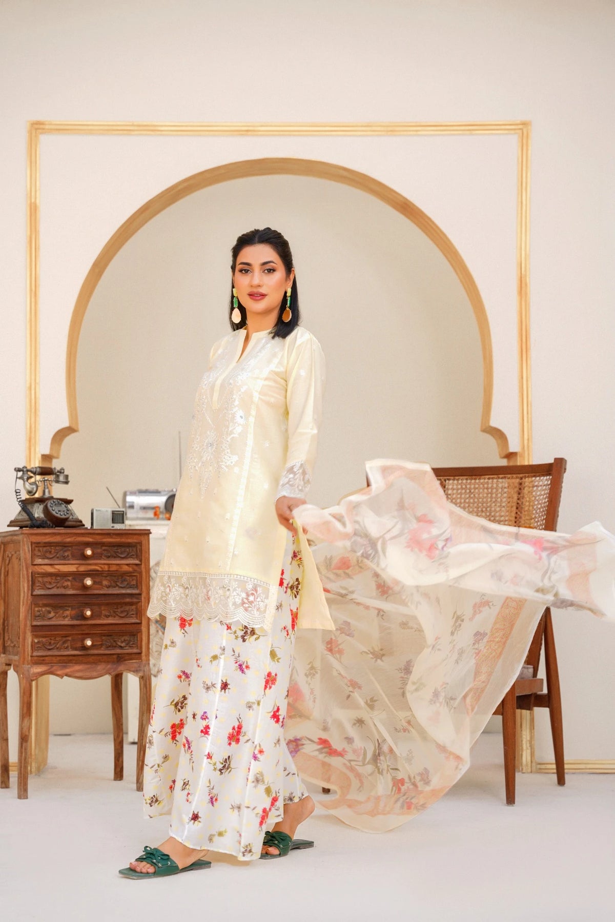FC-D006 |  3-Piece Festive Lawn Suit