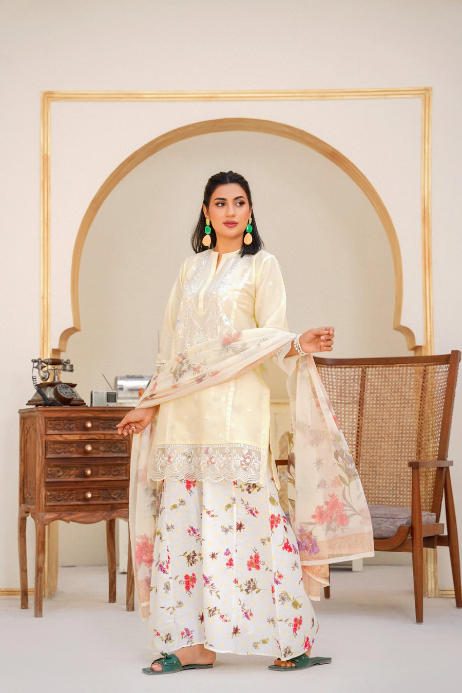 FC-D006 |  3-Piece Festive Lawn Suit